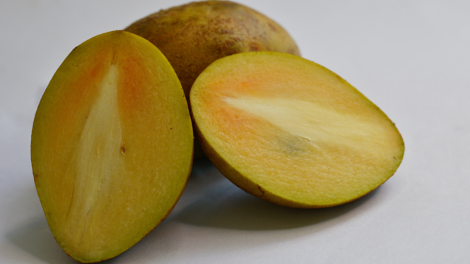 chiku fruit
